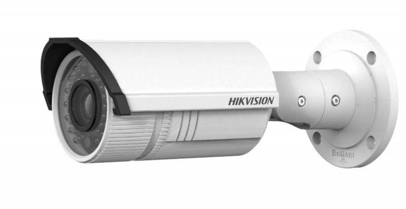 Видеокамера IP Hikvision DS-2CD2622FWD-IZS